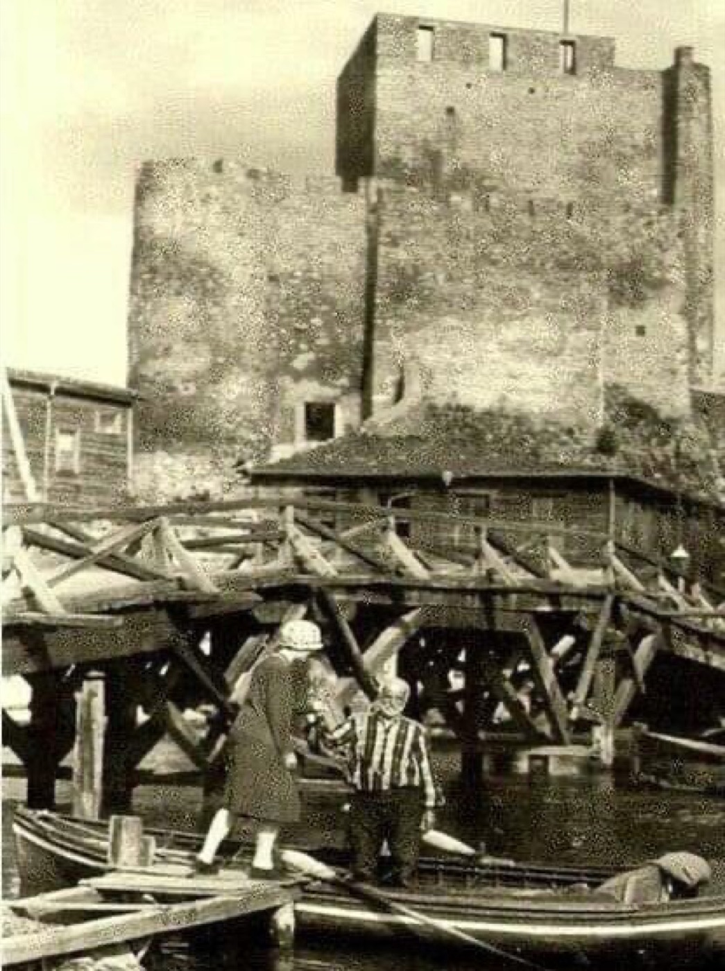 1930 lar kayikci anadolu hisari jpg large